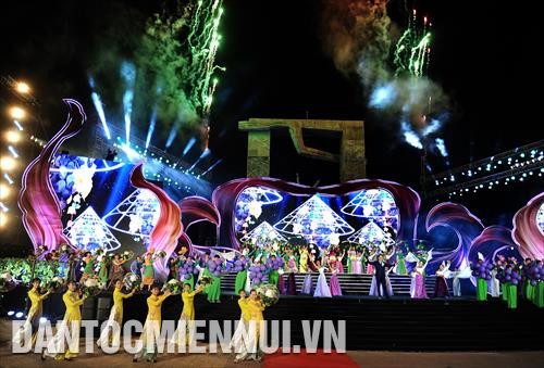 Chương trình nghệ thuật chào mừng tại lễ khai mạc Lễ hội nho và vang Ninh Thuận 2019