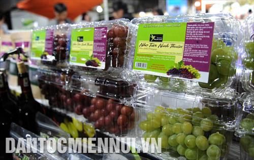 Các gian hàng nho được giới thiệu tại Hội chợ công thương Ninh Thuận 2019