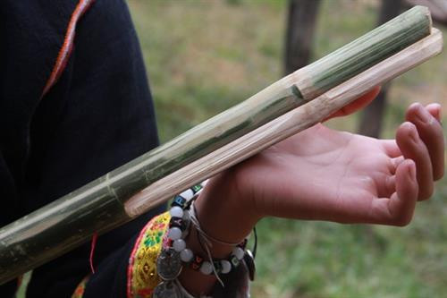 Đao đao - dụng cụ cất tiếng hát.