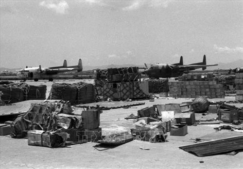 Quân giải phóng đánh chiếm sân bay Thành Sơn (Ninh Thuận). Ảnh tư liệu: Đinh Quang Thành – TTXVN Quân giải phóng đánh chiếm sân bay Thành Sơn (Ninh Thuận). Ảnh tư liệu: Đinh Quang Thành – TTXVN