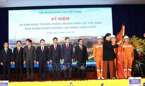 Phó Thủ tướng Chính phủ Trịnh Đình Dũng phát biểu. Ảnh: Doãn Tấn - TTXVN Phó Thủ tướng Chính phủ Trịnh Đình Dũng phát biểu. Ảnh: Doãn Tấn - TTXVN