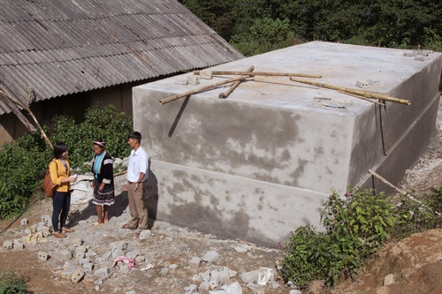 Bể nước nguồn vừa được bộ đội Biên phòng Lai Châu xây dựng kiên cố. Bể nước nguồn vừa được bộ đội Biên phòng Lai Châu xây dựng kiên cố.