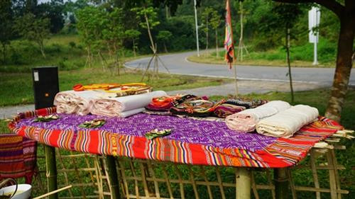 Các lễ vật dâng cúng trong lễ cầu mùa của đồng bào Khơ Mú. Ảnh: Hoàng Hải