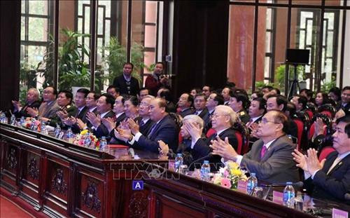 Tổng Bí thư, Chủ tịch nước Nguyễn Phú Trọng; Thủ tướng Nguyễn Xuân Phúc và nhiều đồng chí lãnh đạo, nguyên lãnh đạo Đảng, Nhà nước dự lễ kỷ niệm. Ảnh: Thống Nhất – TTXVN Tổng Bí thư, Chủ tịch nước Nguyễn Phú Trọng; Thủ tướng Nguyễn Xuân Phúc và nhiều đồng chí lãnh đạo, nguyên lãnh đạo Đảng, Nhà nước dự lễ kỷ niệm. Ảnh: Thống Nhất – TTXVN