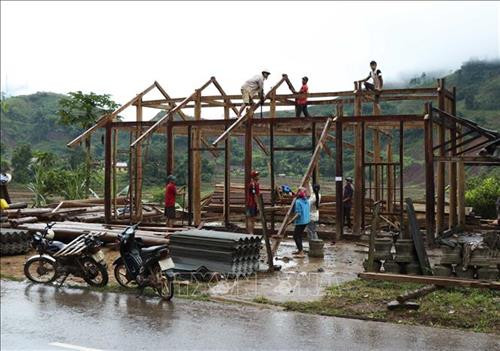 Nhiều ngôi nhà ở xã Chà Nưa đang được xây mới khang trang hơn. Ảnh: Văn Dũng - TTXVN Nhiều ngôi nhà ở xã Chà Nưa đang được xây mới khang trang hơn. Ảnh: Văn Dũng - TTXVN