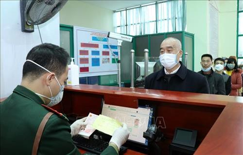 Lào Cai quyết liệt phòng chống dịch bệnh viêm đường hô hấp cấp do chủng mới của vi rút Corona gây ra. Ảnh: Quốc Khánh - TTXVN Lào Cai quyết liệt phòng chống dịch bệnh viêm đường hô hấp cấp do chủng mới của vi rút Corona gây ra. Ảnh: Quốc Khánh - TTXVN