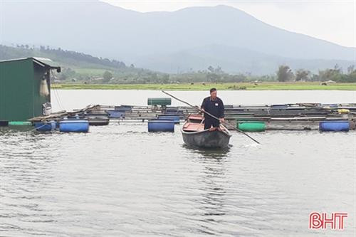 Cần nhân rộng mô hình nuôi cá bằng công nghệ lồng nhựa HDPE nhằm nâng cao hiệu quả và đảm bảo yêu tố môi trường. Ảnh: baohatinh.vn Cần nhân rộng mô hình nuôi cá bằng công nghệ lồng nhựa HDPE nhằm nâng cao hiệu quả và đảm bảo yêu tố môi trường. Ảnh: baohatinh.vn
