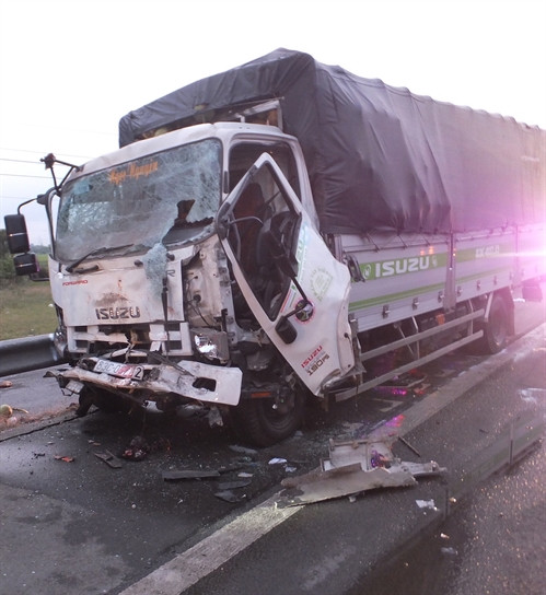 Hiện trường vụ tai nạn. Ảnh: Nam Thái - TTXVN Hiện trường vụ tai nạn. Ảnh: Nam Thái - TTXVN