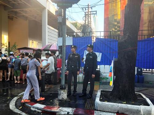 Cảnh sát được tăng cường để bảo đảm an ninh cho lễ hội.