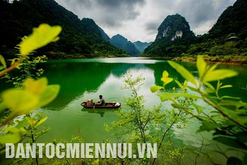Quần thể hồ Thang Hen bao gồm 36 hồ nước ngọt tự nhiên ở xóm Lũng Táo, xã Quốc Toản, huyện Trà Lĩnh. Ảnh: An Thành Đạt Động Ngườm Ngao ở xóm Khuổi Ky, xã Đàm Thủy, huyện Trùng Khánh là món quà vô giá mà thiên nhiên ban tặng cho Cao Bằng. Ảnh: An Thành Đạt