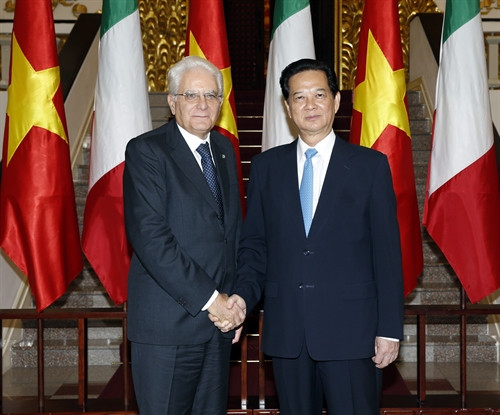 Thủ tướng Nguyễn Tấn Dũng hội kiến với Tổng thống Italy Sergio Mattarella. Ảnh: Đức Tám- TTXVN Thủ tướng Nguyễn Tấn Dũng hội kiến với Tổng thống Italy Sergio Mattarella. Ảnh: Đức Tám- TTXVN