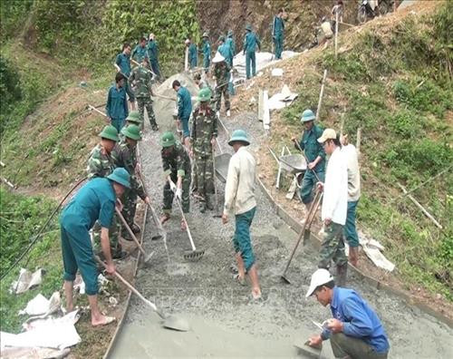 Đường giao thông nông thôn ở huyện miền núi, vùng cao Quỳnh Nhai, tỉnh Sơn La được bê tông hóa. Ảnh: Nguyễn Cường - TTXVN Đường giao thông nông thôn ở huyện miền núi, vùng cao Quỳnh Nhai, tỉnh Sơn La được bê tông hóa. Ảnh: Nguyễn Cường - TTXVN