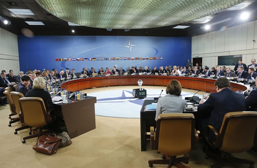 Toàn cảnh hội nghị Bộ trưởng Quốc phòng các nước thành viên NATO tại Brussels, Bỉ ngày 15/2. THX/TTXVN