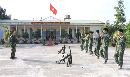 Giờ luyện tập võ thuật của các chiến sỹ Đồn biên phòng Vĩnh Gia