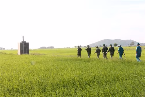 Bộ đội Biên phòng tỉnh An Giang trên đường tuần tra biên giới