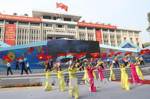 Chương trình nghệ thuật sân khấu hóa tái hiện lịch sử tại Lễ kỷ niệm. Ảnh: Trí Dũng - TTXVN