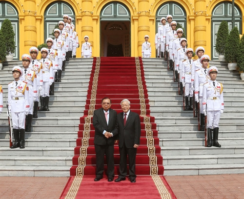 Tổng Bí thư Nguyễn Phú Trọng đón Tổng Bí thư , Chủ tịch nước Lào Bounnhang Volachith . Ảnh: Trí Dũng – TTXVN Tổng Bí thư Nguyễn Phú Trọng đón Tổng Bí thư , Chủ tịch nước Lào Bounnhang Volachith . Ảnh: Trí Dũng – TTXVN