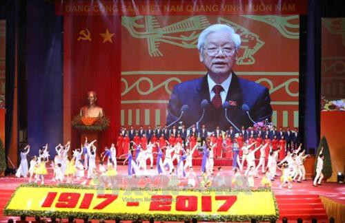 Chương trình nghệ thuật đặc biệt chào mừng Lễ kỷ niệm. Ảnh: Phương Hoa – TTXVN Chương trình nghệ thuật đặc biệt chào mừng Lễ kỷ niệm. Ảnh: Phương Hoa – TTXVN