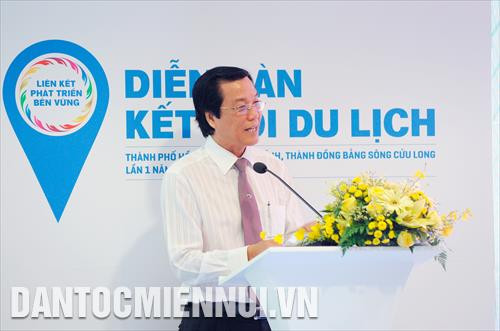 Ông Nguyễn Ngọc Thương, Giám đốc Sở Văn hóa, Thể thao và Du lịch tỉnh Đồng Tháp phát biểu tại Hội nghị