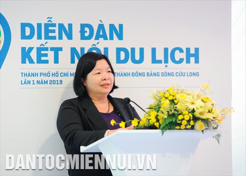 Bà Cao Xuân Thu Vân, Giám đốc Sở Văn hóa, Thông tin, Thể thao và Du lịch tỉnh Bạc Liêu giới thiệu tiềm năng du lịch tại cụm phía Tây vùng ĐBSCL