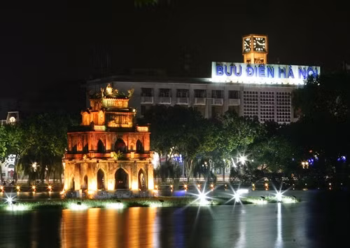 Tháp Rùa trên hồ Gươm. Ảnh: Doãn Tấn - TTXVN