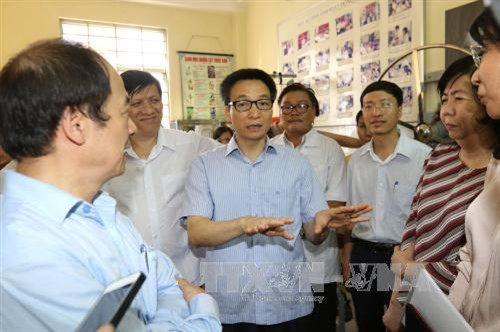 Phó Thủ tướng Vũ Đức Đam thị sát mô hình Phòng khám gia đình – Trung tâm y tế phường 16, quận 4 – Thành phố Hồ Chí Minh. Ảnh: Thanh Vũ-TTXVN Phó Thủ tướng Vũ Đức Đam thị sát mô hình Phòng khám gia đình – Trung tâm y tế phường 16, quận 4 – Thành phố Hồ Chí Minh. Ảnh: Thanh Vũ-TTXVN