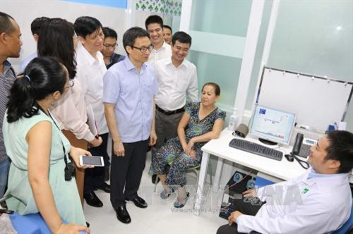 Phó Thủ tướng Vũ Đức Đam thị sát mô hình Phòng khám gia đình – Trung tâm y tế phường 11, quận 3 – Thành phố Hồ Chí Minh. Ảnh: Thanh Vũ-TTXVN Phó Thủ tướng Vũ Đức Đam thị sát mô hình Phòng khám gia đình – Trung tâm y tế phường 11, quận 3 – Thành phố Hồ Chí Minh. Ảnh: Thanh Vũ-TTXVN
