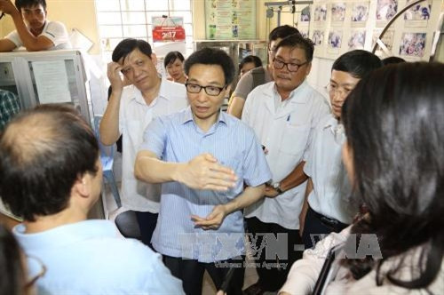Phó Thủ tướng Vũ Đức Đam thị sát mô hình Phòng khám gia đình – Trung tâm y tế phường 16, quận 4 – Thành phố Hồ Chí Minh. Ảnh: Thanh Vũ-TTXVN Phó Thủ tướng Vũ Đức Đam thị sát mô hình Phòng khám gia đình – Trung tâm y tế phường 16, quận 4 – Thành phố Hồ Chí Minh. Ảnh: Thanh Vũ-TTXVN