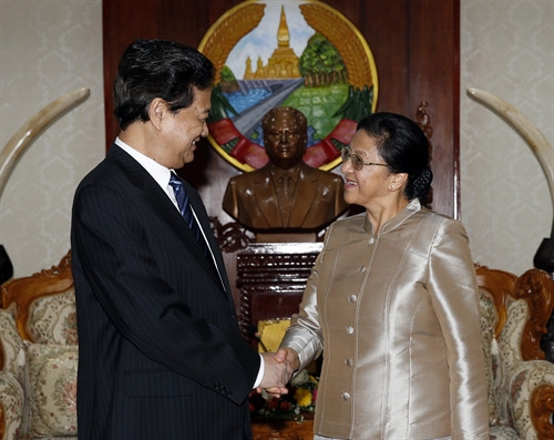 Sáng 14/9/2015, tại thủ đô Viêng Chăn, Thủ tướng Nguyễn Tấn Dũng hội kiến Chủ tịch Quốc hội Lào Pany Yathotu. Ảnh: Đức Tám – TTXVN Sáng 14/9/2015, tại thủ đô Viêng Chăn, Thủ tướng Nguyễn Tấn Dũng hội kiến Chủ tịch Quốc hội Lào Pany Yathotu. Ảnh: Đức Tám – TTXVN