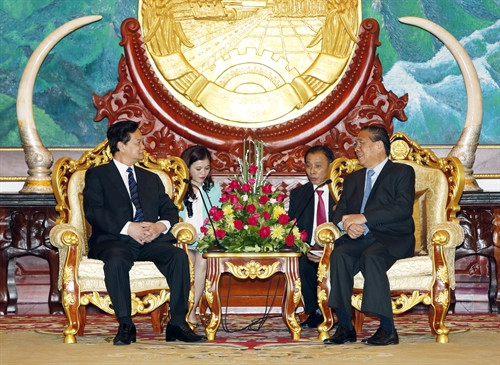 Ngày 14/9/2015, tại Phủ Chủ tịch nước Lào, Thủ tướng Nguyễn Tấn Dũng chào xã giao Tổng Bí thư, Chủ tịch nước Chu-ma-ly Xay-nha-xỏn. Ảnh: Đức Tám – TTXVN Ngày 14/9/2015, tại Phủ Chủ tịch nước Lào, Thủ tướng Nguyễn Tấn Dũng chào xã giao Tổng Bí thư, Chủ tịch nước Chu-ma-ly Xay-nha-xỏn. Ảnh: Đức Tám – TTXVN