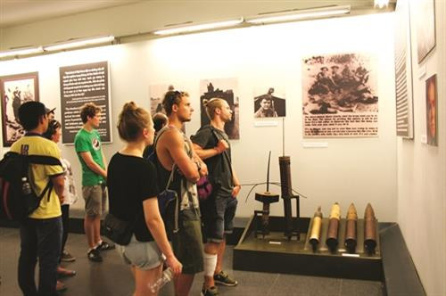 Bảo tàng Chứng tích Chiến tranh là một trong những điểm thu hút nhiều du khách khi đến TP.HCM. Ảnh: TTXVN