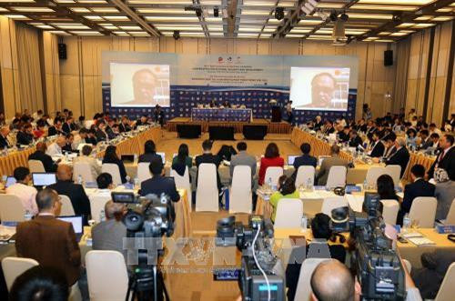 Thẩm phán Vladimir Golitsyn phát biểu tại hội thảo. Ảnh: Thanh Vũ-TTXVN