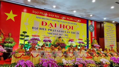 Hội đồng Chứng minh và Chủ tọa chủ trì đại hội. Ảnh: Thế Anh-TTXVN Hội đồng Chứng minh và Chủ tọa chủ trì đại hội. Ảnh: Thế Anh-TTXVN