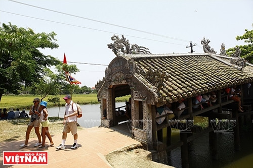 Chợ quê cầu ngói Thanh Toàn ảnh 2