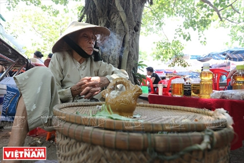 Chợ quê cầu ngói Thanh Toàn ảnh 8