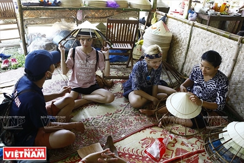 Chợ quê cầu ngói Thanh Toàn ảnh 11