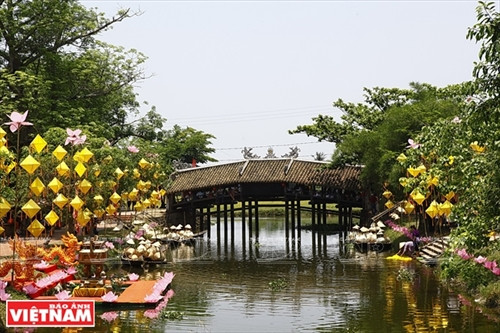 Chợ quê cầu ngói Thanh Toàn ảnh 1