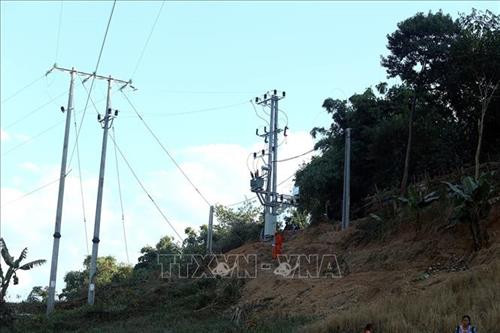 Trạm biến áp Hua Sin 2, xã Chung Chải, huyện Mường Nhé Ảnh: Phan Tuấn Anh – TTXVN Trạm biến áp Hua Sin 2, xã Chung Chải, huyện Mường Nhé Ảnh: Phan Tuấn Anh – TTXVN