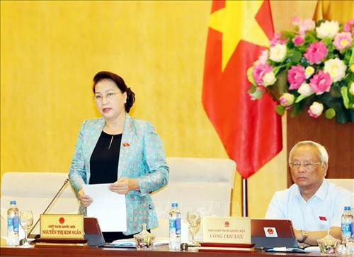 Chủ tịch Quốc hội Nguyễn Thị Kim Ngân chủ trì và phát biểu khai mạc Phiên họp thứ 35 của Ủy ban Thường vụ Quốc hội. Ảnh: Trọng Đức – TTXVN Chủ tịch Quốc hội Nguyễn Thị Kim Ngân chủ trì và phát biểu khai mạc Phiên họp thứ 35 của Ủy ban Thường vụ Quốc hội. Ảnh: Trọng Đức – TTXVN