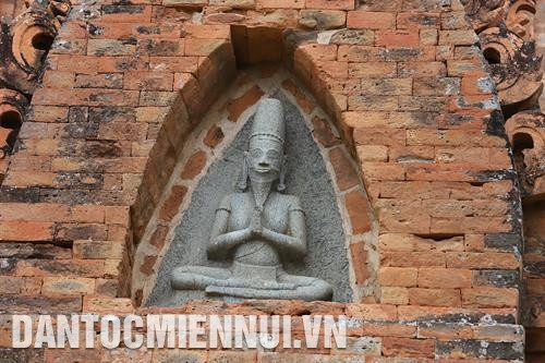 Năm 2016, Bộ Văn hóa Thể thao và Du lịch đã xếp hạng Di tích kiến trúc nghệ thuật tháp Po Klong Garai là Di tích quốc gia đặc biệt. Ảnh: Nguyễn Việt