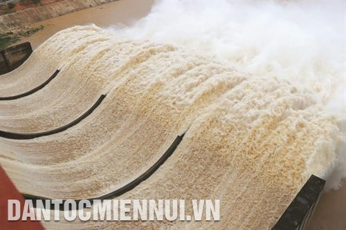 Hồ thủy điện Ya Ly xả lũ nhằm đảm bảo an toàn mực nước trong hồ chứa. Ảnh: Hoài Nam Trung tâm vận hành xả lũ tại Thủy điện Sê San 4. Ảnh: Hoài Nam 8 cửa xả lũ tại Thủy điện Sê San 4 đảm bảo mực nước an toàn. Ảnh: Hoài Nam Mực nước luôn được đảm bảo an toàn tại hồ thủy điện Ya Ly. Ảnh: Hoài Nam Hồ thủy điện Ya Ly xả lũ nhằm đảm bảo an toàn mực nước trong hồ chứa. Ảnh: Hoài Nam Trung tâm vận hành xả lũ tại Thủy điện Sê San 4. Ảnh: Hoài Nam 8 cửa xả lũ tại Thủy điện Sê San 4 đảm bảo mực nước an toàn. Ảnh: Hoài Nam Mực nước luôn được đảm bảo an toàn tại hồ thủy điện Ya Ly. Ảnh: Hoài Nam