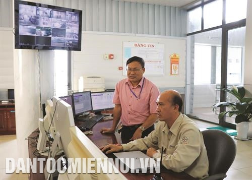 Hồ thủy điện Ya Ly xả lũ nhằm đảm bảo an toàn mực nước trong hồ chứa. Ảnh: Hoài Nam Trung tâm vận hành xả lũ tại Thủy điện Sê San 4. Ảnh: Hoài Nam 8 cửa xả lũ tại Thủy điện Sê San 4 đảm bảo mực nước an toàn. Ảnh: Hoài Nam Mực nước luôn được đảm bảo an toàn tại hồ thủy điện Ya Ly. Ảnh: Hoài Nam Hồ thủy điện Ya Ly xả lũ nhằm đảm bảo an toàn mực nước trong hồ chứa. Ảnh: Hoài Nam Trung tâm vận hành xả lũ tại Thủy điện Sê San 4. Ảnh: Hoài Nam 8 cửa xả lũ tại Thủy điện Sê San 4 đảm bảo mực nước an toàn. Ảnh: Hoài Nam Mực nước luôn được đảm bảo an toàn tại hồ thủy điện Ya Ly. Ảnh: Hoài Nam