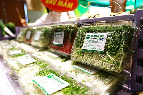 Một số sản phẩm nông sản thực phẩm tiểu biểu của Hà Nội được trưng bày tại hội nghị.