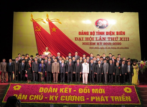 Ban Chấp hành Đảng bộ tỉnh Điện Biên nhiệm kỳ 2015 - 2020 ra mắt Đại hội. Ảnh: Xuân Tư – TTXVN