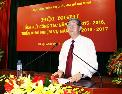 Đồng chí Đinh Thế Huynh, Uỷ viên Bộ Chính trị, Thường trực Ban Bí thư phát biểu chỉ đạo hội nghị. Ảnh: Nguyễn Dân – TTXVN