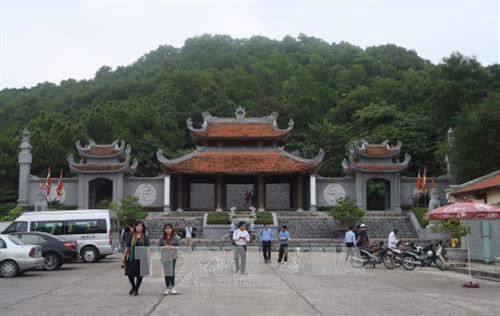 Cổng lên Đền Cao An Phụ, huyện Kinh Môn, tỉnh Hải Dương. Ảnh: Hiền Anh- TTXVN Cổng lên Đền Cao An Phụ, huyện Kinh Môn, tỉnh Hải Dương. Ảnh: Hiền Anh- TTXVN