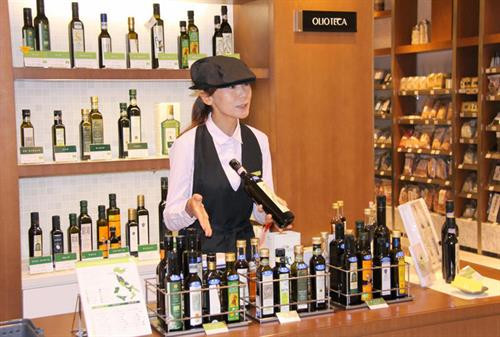 Cuối cùng, sử dụng chất béo có nguồn gốc lành mạnh như dầu ô liu, dầu cá, dầu đậu nành hay quả bơ giúp giảm cholesterol xấu trong cơ thể, đẩy lùi nguy cơ xơ vữa động mạch, quan trọng là gia tăng tuổi thọ nhờ khả năng làm giảm chất béo trung tính trong máu. Nhật Bản luôn là quốc gia đứng trong top những nước có tuổi thọ trung bình cao nhất thế giới. Cuối cùng, sử dụng chất béo có nguồn gốc lành mạnh như dầu ô liu, dầu cá, dầu đậu nành hay quả bơ giúp giảm cholesterol xấu trong cơ thể, đẩy lùi nguy cơ xơ vữa động mạch, quan trọng là gia tăng tuổi thọ nhờ khả năng làm giảm chất béo trung tính trong máu. Nhật Bản luôn là quốc gia đứng trong top những nước có tuổi thọ trung bình cao nhất thế giới.