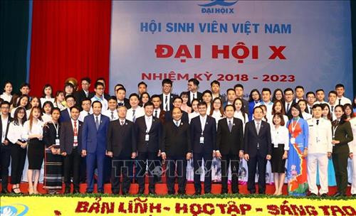 Thủ tướng Nguyễn Xuân Phúc và các đại biểu tại Đại hội. Ảnh: Thống Nhất –TTXVN Thủ tướng Nguyễn Xuân Phúc và các đại biểu tại Đại hội. Ảnh: Thống Nhất –TTXVN