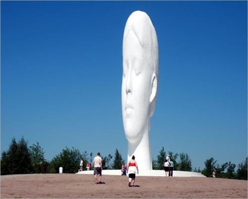 Những tác phẩm điêu khắc khổng lồ và kỳ dị trên thế giới ảnh 6 Những tác phẩm điêu khắc khổng lồ và kỳ dị trên thế giới ảnh 6