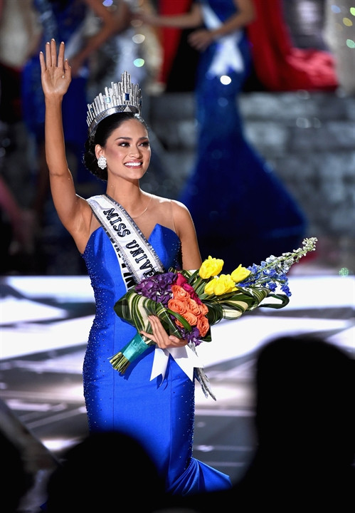 Hoa hậu Hoàn vũ 2015 Pia Alonzo Wurtzbach sau khi đăng quang. AFP/TTXVN Hoa hậu Hoàn vũ 2015 Pia Alonzo Wurtzbach sau khi đăng quang. AFP/TTXVN